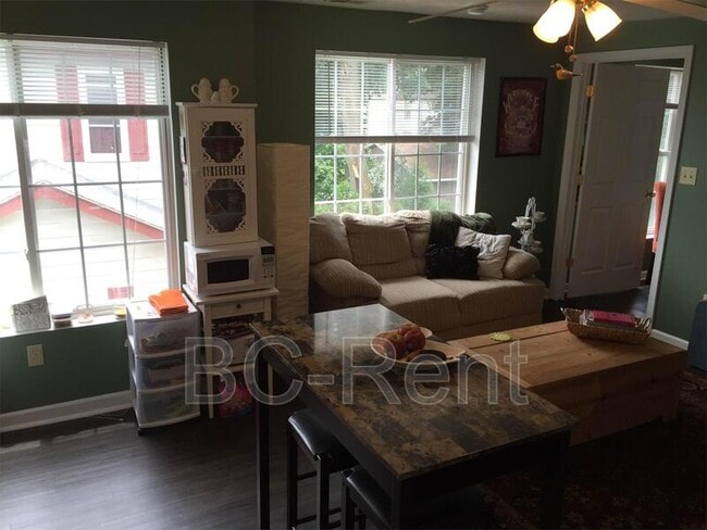 Building Photo - 434 Wayne St