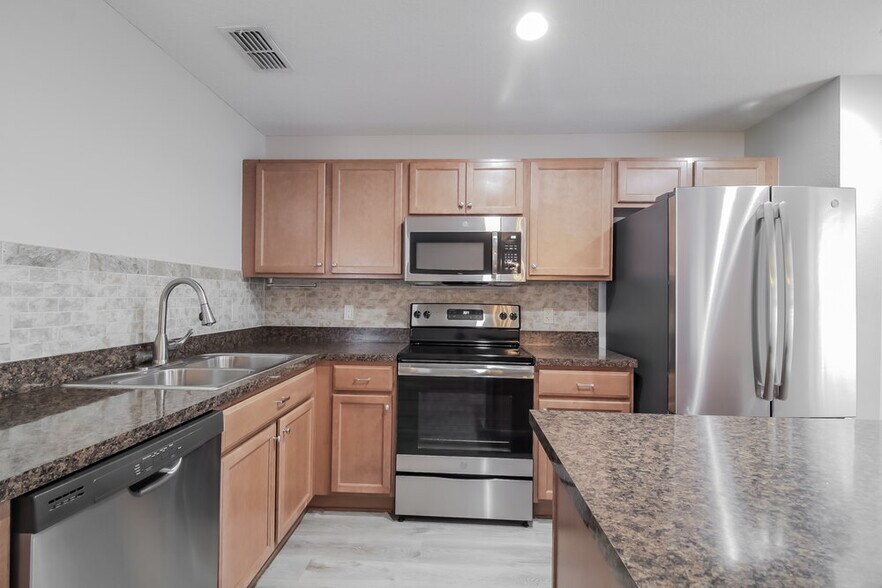 Building Photo - 4326 Fieldview Cir