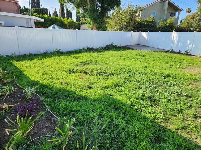 Building Photo - 17832 Rhoda St