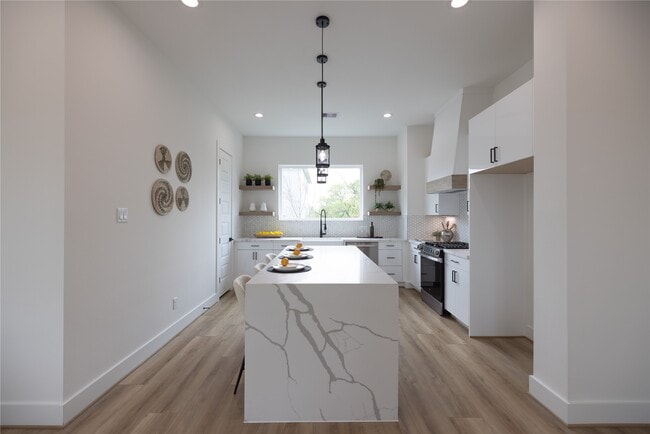 Building Photo - 4008 Yellowstone Blvd