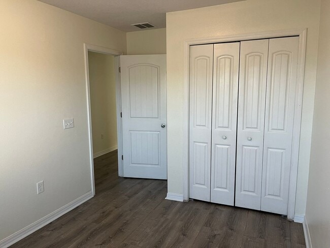 Building Photo - 3/2.5 Townhouse in Downtown Kissimmee