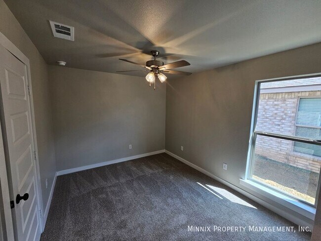 Building Photo - 2622 Tiffin Ave