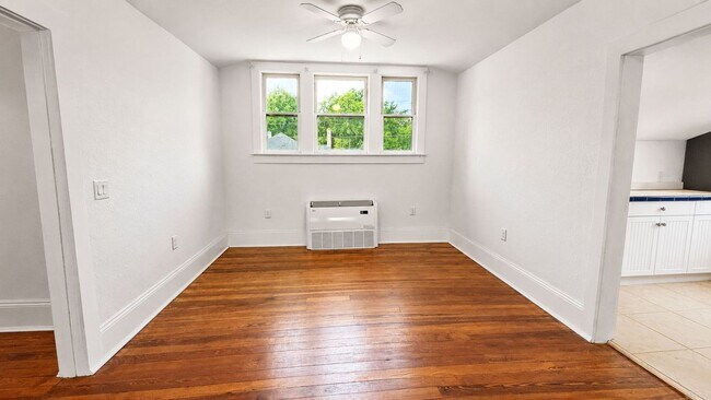 Building Photo - 128 Orange Ave