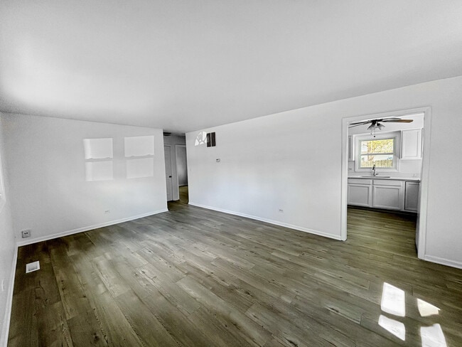 Building Photo - 36855 N Elizabeth Ct