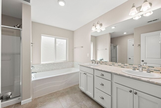Building Photo - Lacey/Hawks Prairie 4 bedroom 2381 SF home...