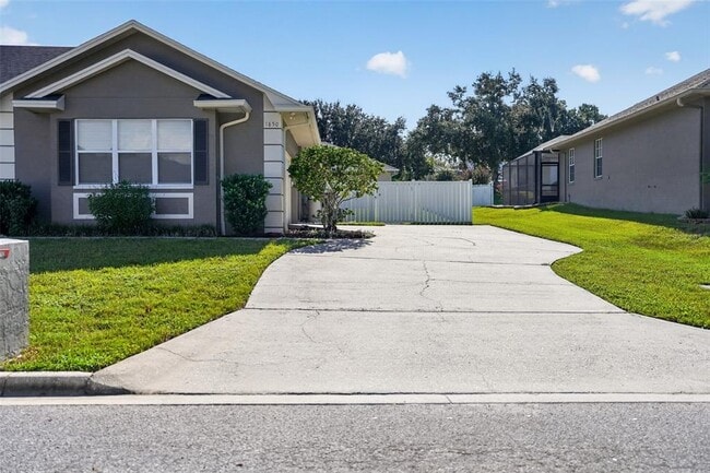Building Photo - 1850 Sandy Knoll Cir N