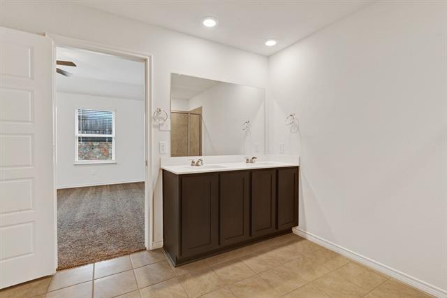 Building Photo - 314 Red Oak Dr