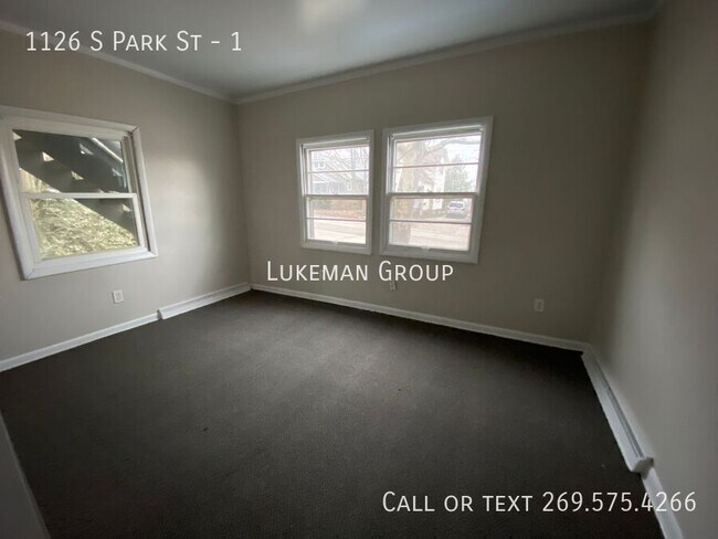 Building Photo - 1126 S Park St