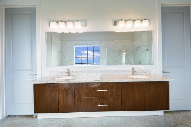 Building Photo - 1111 Studewood St