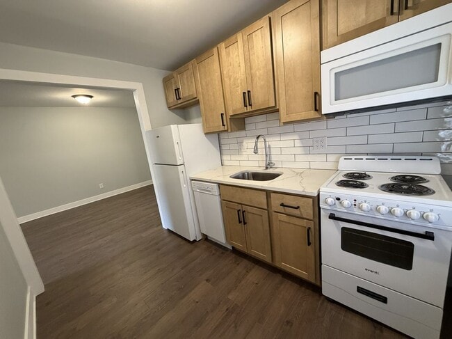 Building Photo - 120 Green St