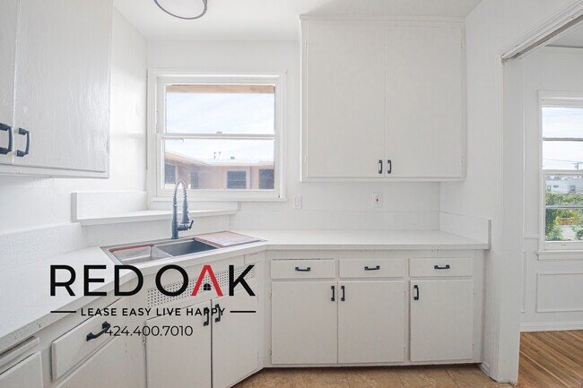 Building Photo - 1148 Queen Anne Pl