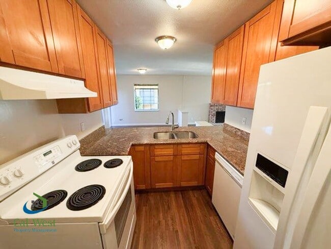 Building Photo - $3195 - Cute Cozy Recently Remodeled Duplex in Morgan Hill near Old Monterey