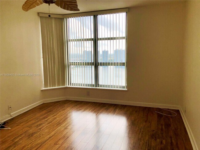 Building Photo - 3530 Mystic Pointe Dr