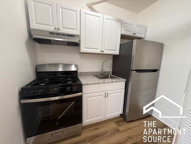 Building Photo - 3420 W Irving Park Rd