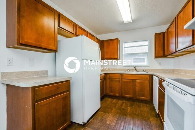 Building Photo - 3 Bedroom Pet-Friendly Home in Umatilla, FL with Main Street Renewal