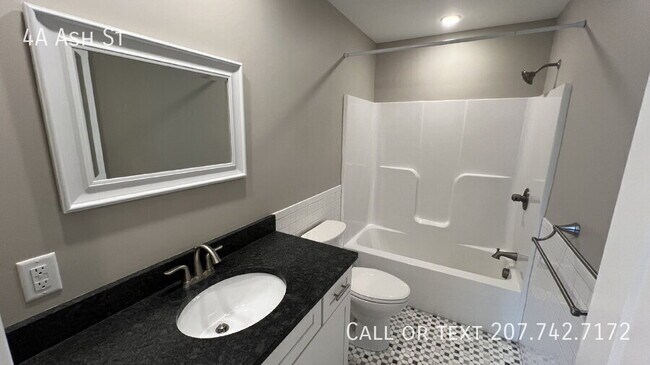 Building Photo - 4A Ash St-