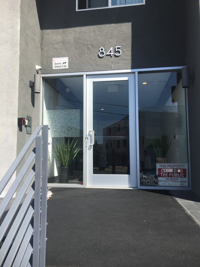 Primary Photo - 845 N Bunker Hill Ave