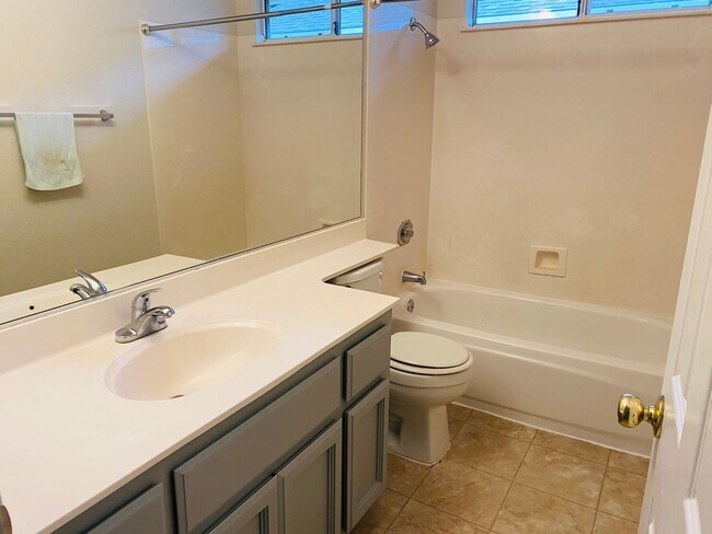 Building Photo - Open Floor Plan, 3 Bed, 2 Bath Home