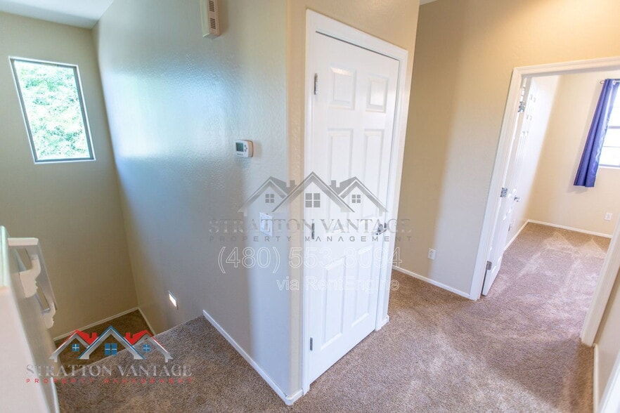 Building Photo - 9136 W Meadow Dr