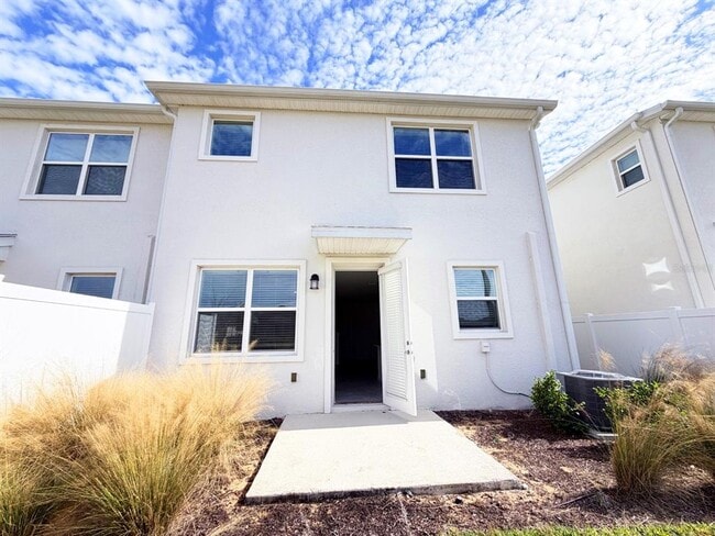 Building Photo - 398 Bogey Dr