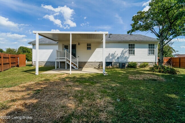 Building Photo - 10116 Greenfield Woods Cir