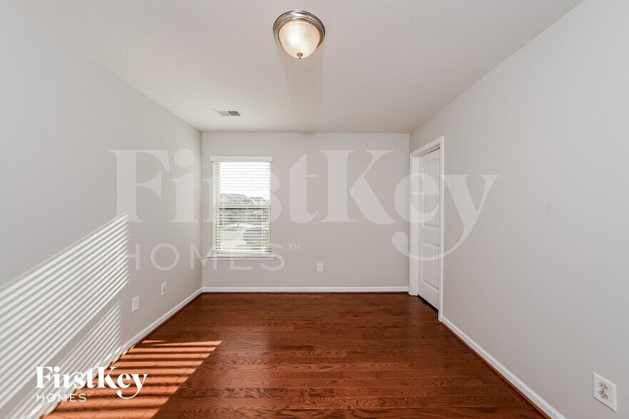 Building Photo - 100 Village Springs Cove