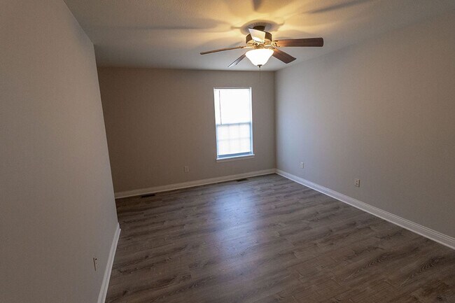 Building Photo - 4700 Dehaven Dr