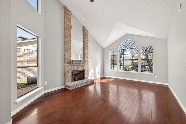 Building Photo - 10707 Staghill Dr