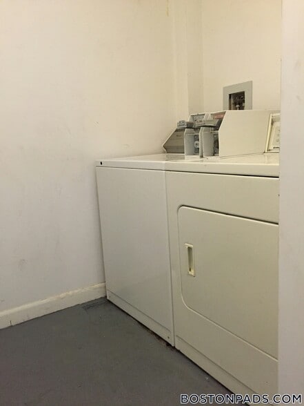 Building Photo - 43 May St