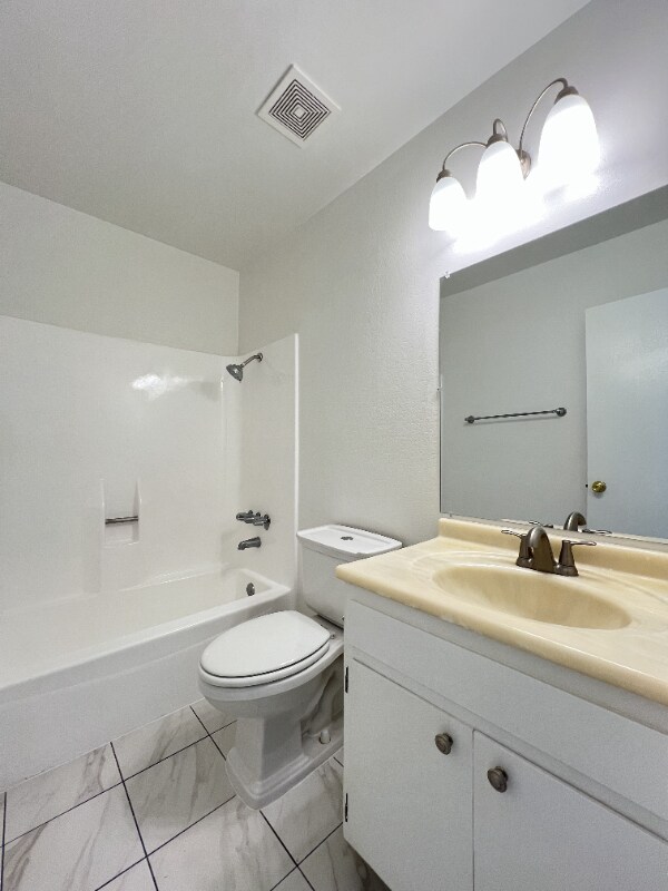 Building Photo - 14650 Saticoy St