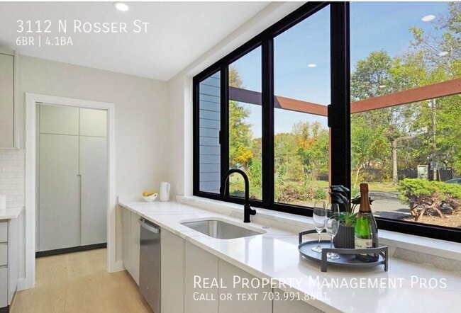Building Photo - 3112 N Rosser St