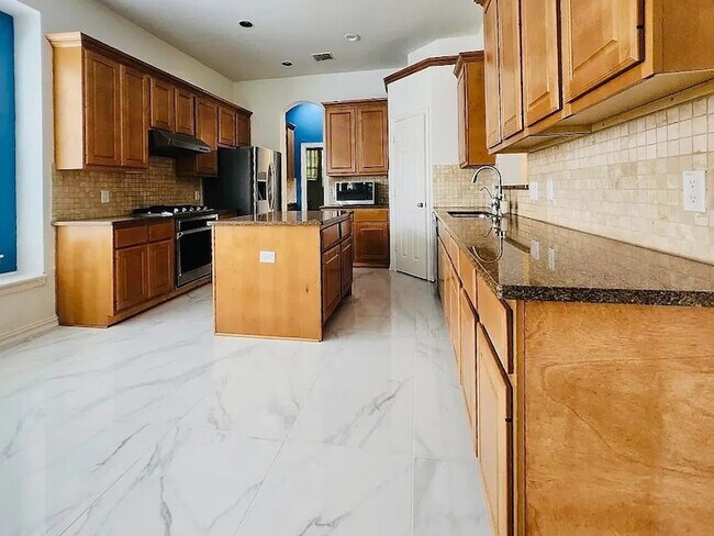 Building Photo - 2742 Hidden Knoll Tr