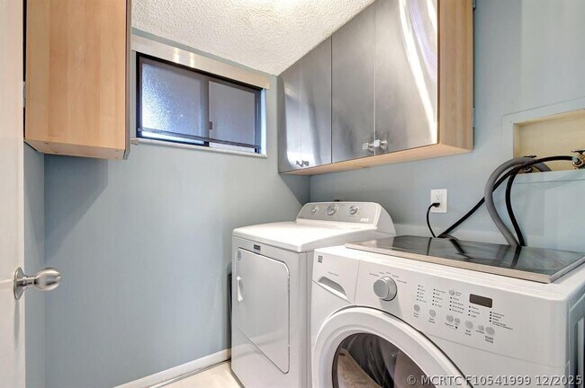 Building Photo - 4770 Fountains Dr S