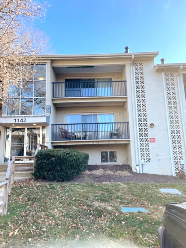 Primary Photo - 1142 Cove Rd