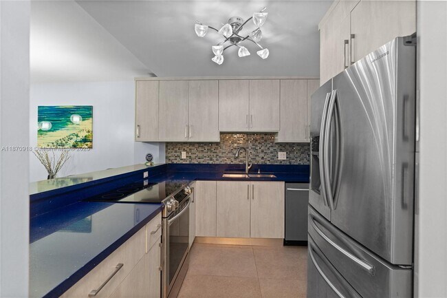 Building Photo - 3725 S Ocean Dr