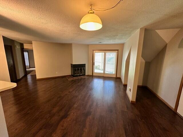 Building Photo - 102 Park De Ville Pl