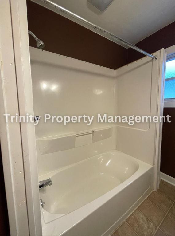 Building Photo - 310 1/2 Spring Ave