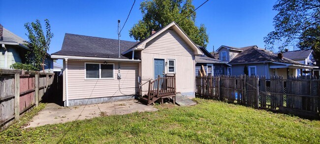 Building Photo - 1520 Lawn Ave