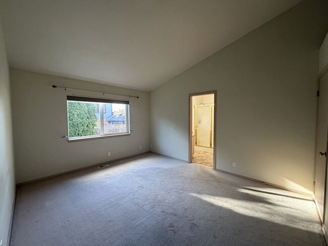 Building Photo - Charming Gleneagle Rambler – Prime Arlington Location