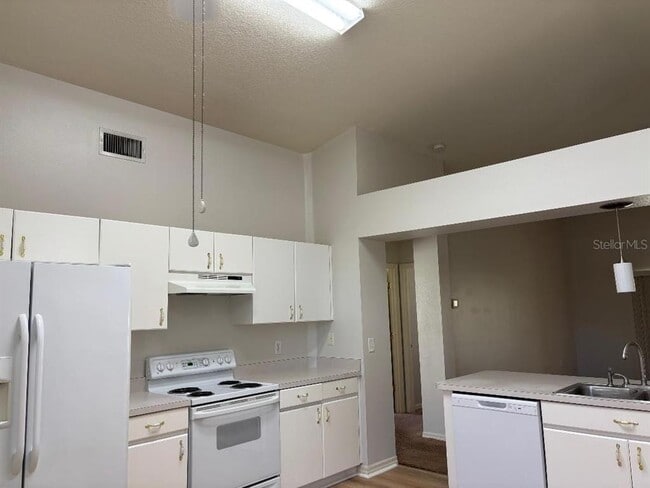 Building Photo - 30904 Burleigh Dr