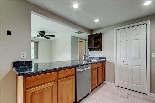 Building Photo - 7244 Amber Dr