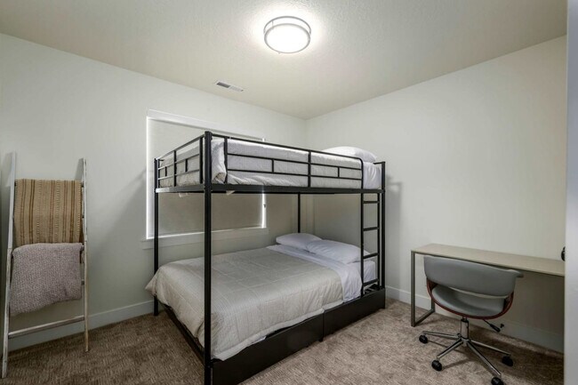 Building Photo - 537 S 2470 W