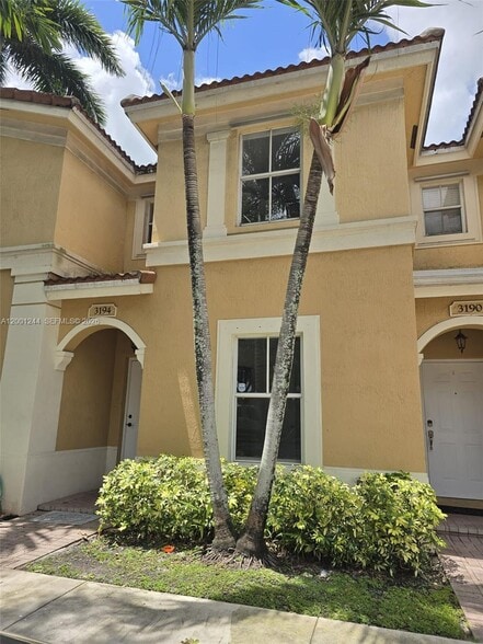 Building Photo - 3194 SW 128th Ter