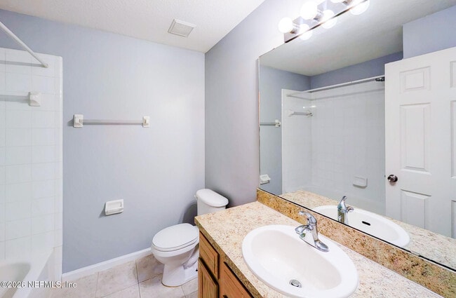 Building Photo - 13715 Richmond Park Dr N