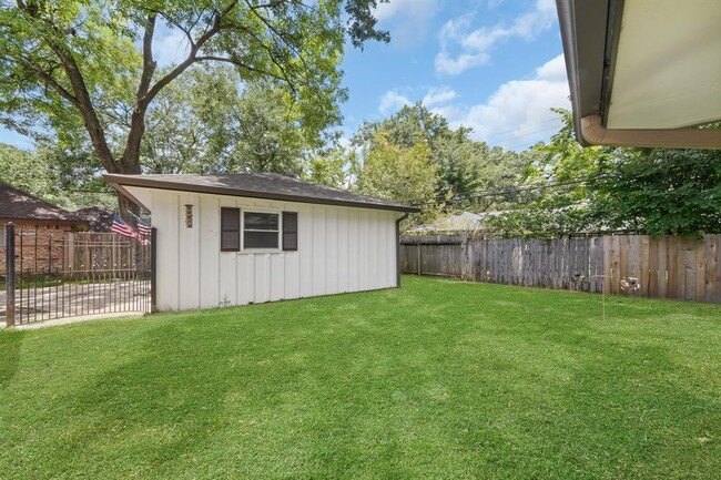 Building Photo - 10166 Hanka Dr