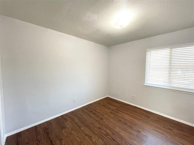 Building Photo - 8208 Sam Rayburn Dr