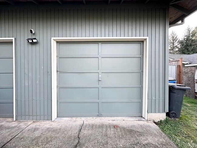 Building Photo - 39910 McCormick Dr
