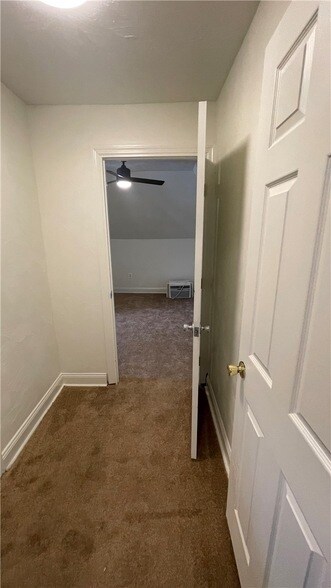 Building Photo - 319 N Balph Ave