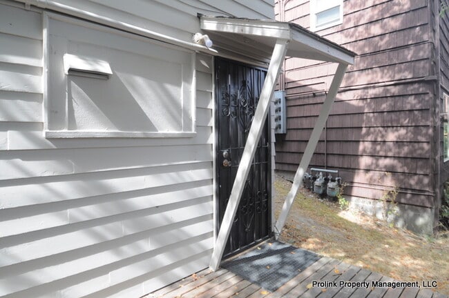 Building Photo - 5028 9th Ave NE