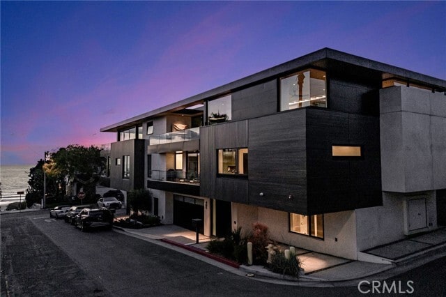 Building Photo - 405 26th St